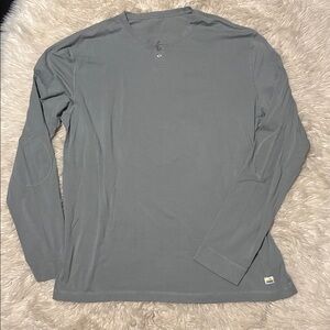 Vuori grey long sleeve